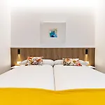 Paris 2*