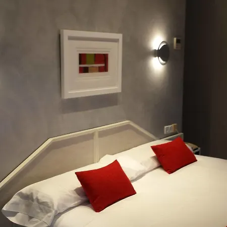 Paris 2*
