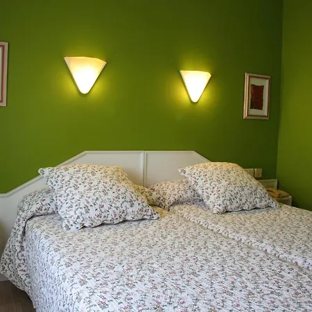Paris 2*